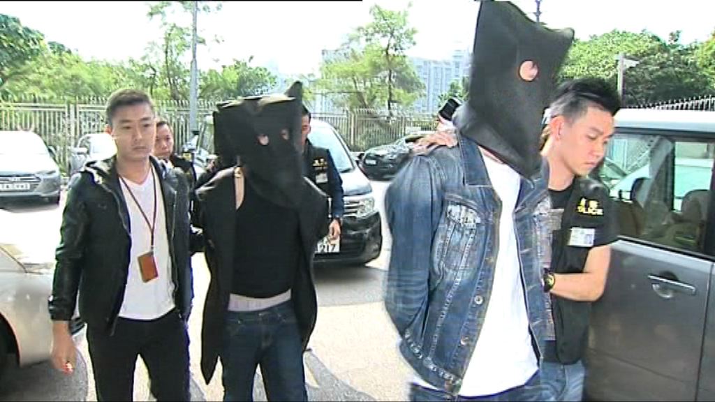 警方反黑行動拘一百二十人