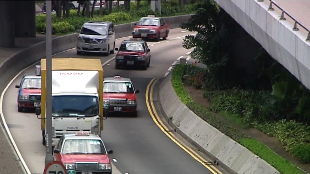 警方周五起打擊司機違例行為