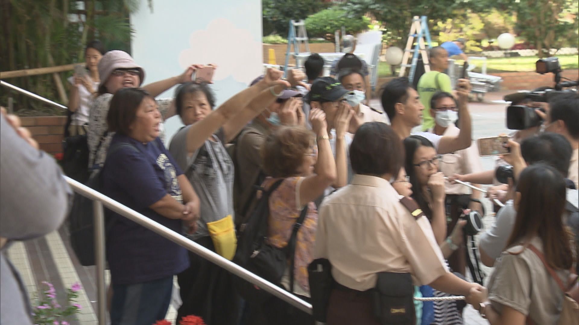 理大學生會成員繼續絕食促校方交代