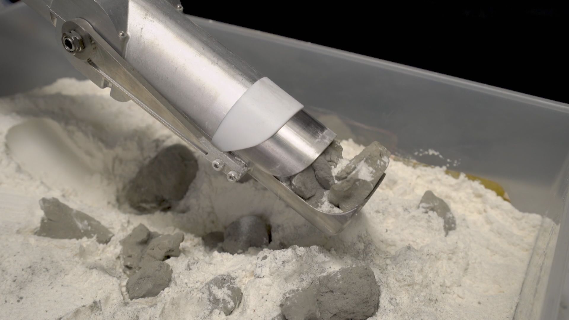 理大研發儀器助嫦娥五號月球表面採樣　團隊冀衝出國際參與海外航天任務