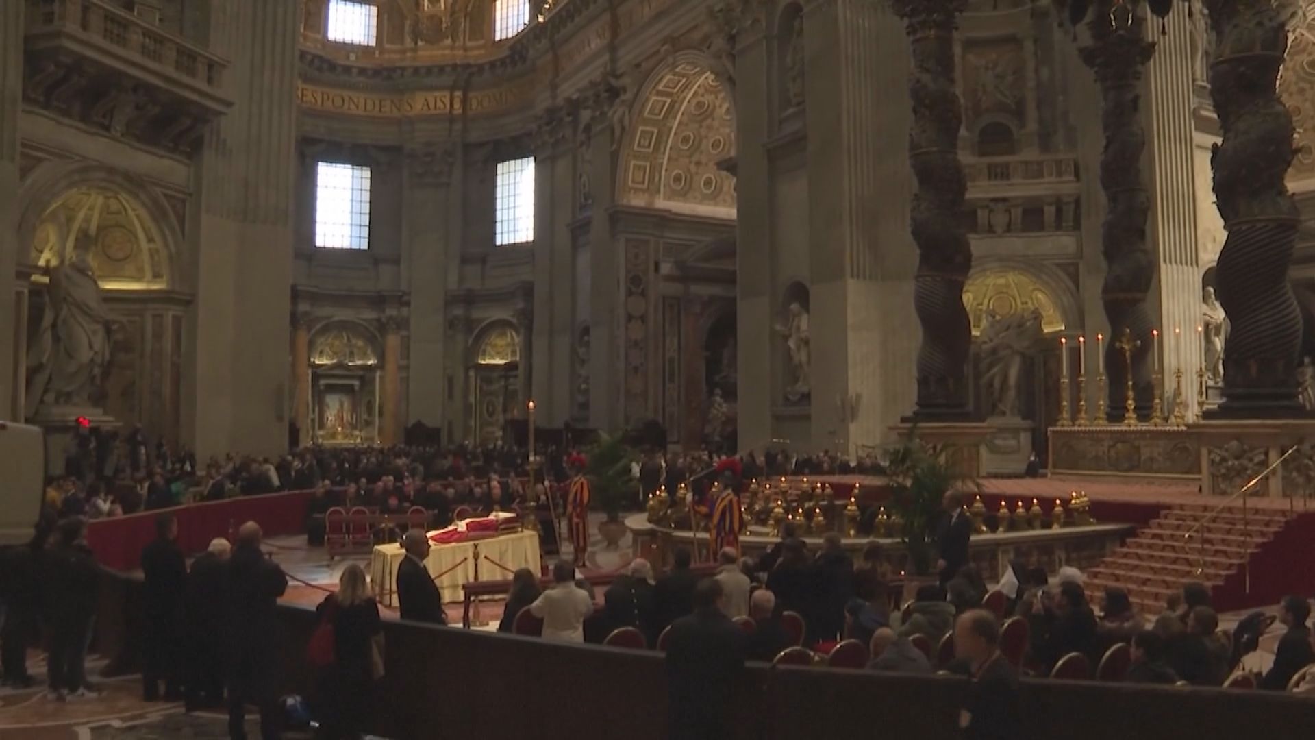 本篤十六世葬禮今舉行　逾20萬人瞻仰遺容