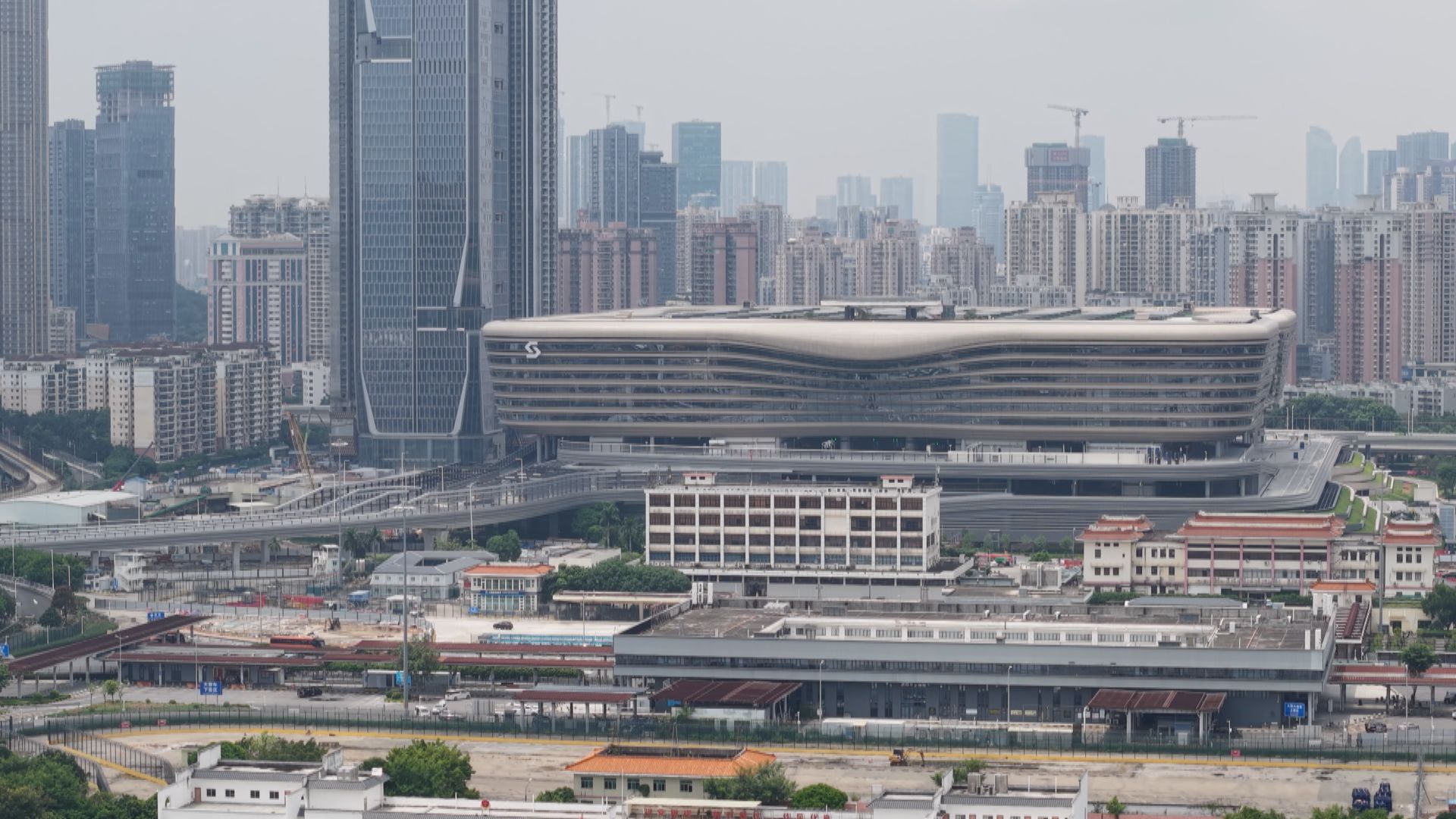 新皇崗口岸聯檢大樓外圍市政工程已竣工驗收　並具備通車條件