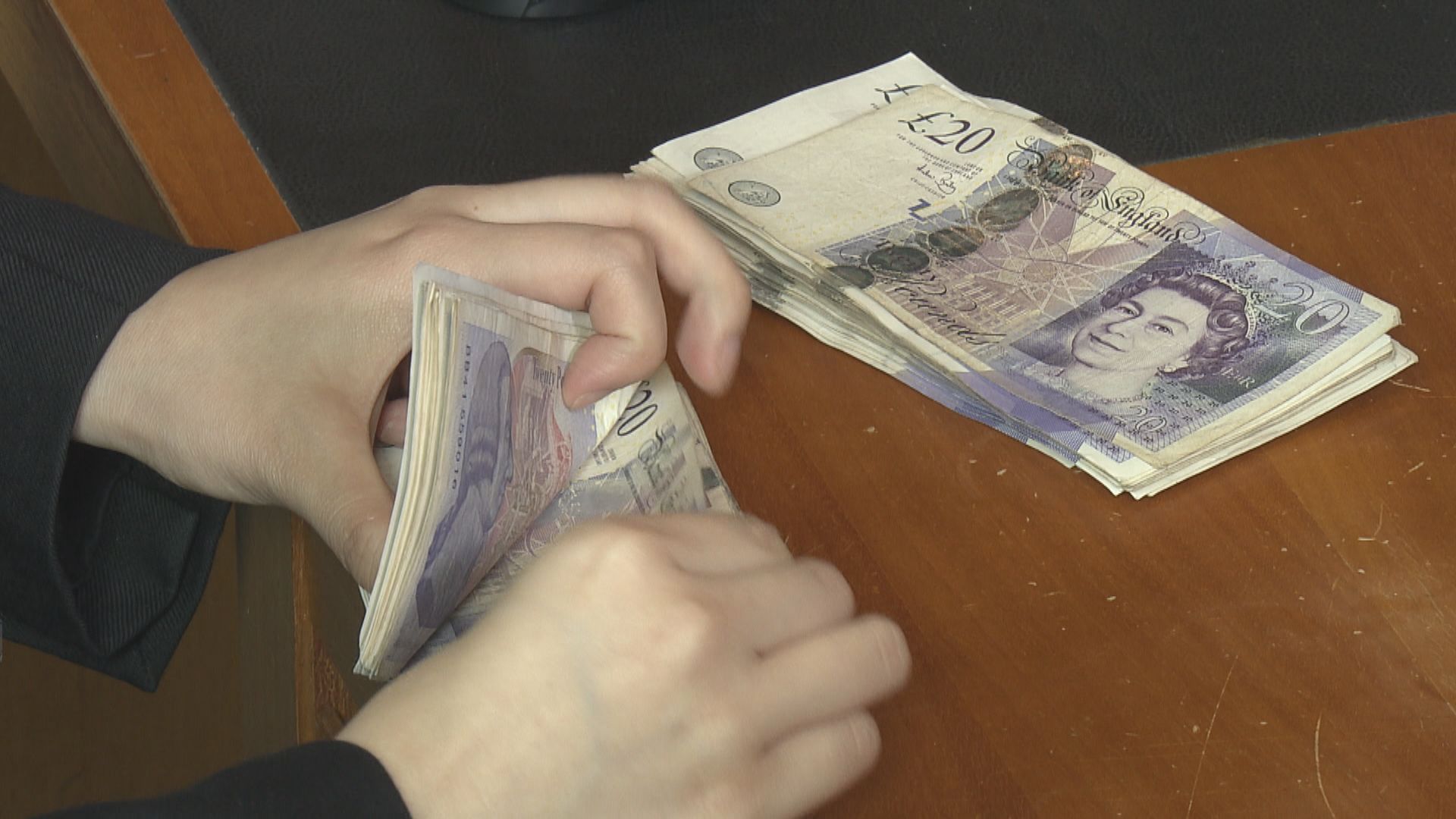 無協議脫歐憂慮增　英鎊挫至20個月低位