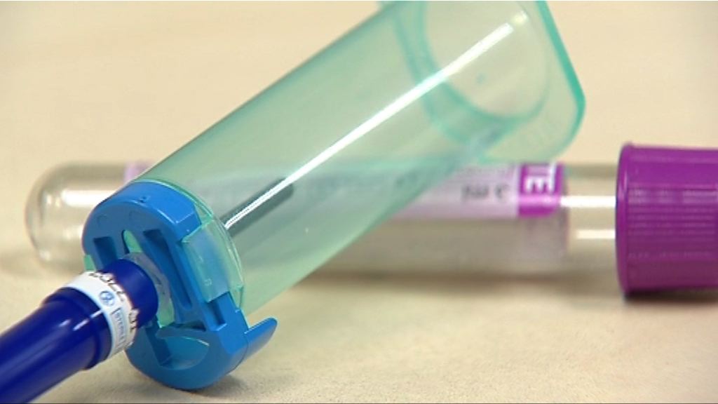 醫管局陸續改用即用即棄抽血輔助器