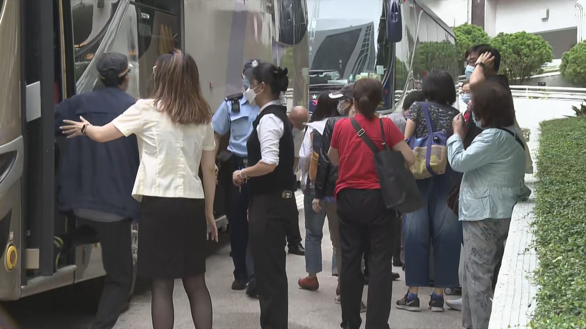 康怡花園荃威花園檢疫居民陸續返回住所