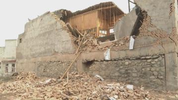 大批救援人員抵達大河家鎮救災 有蘭州餐廳老闆自發到場派餐