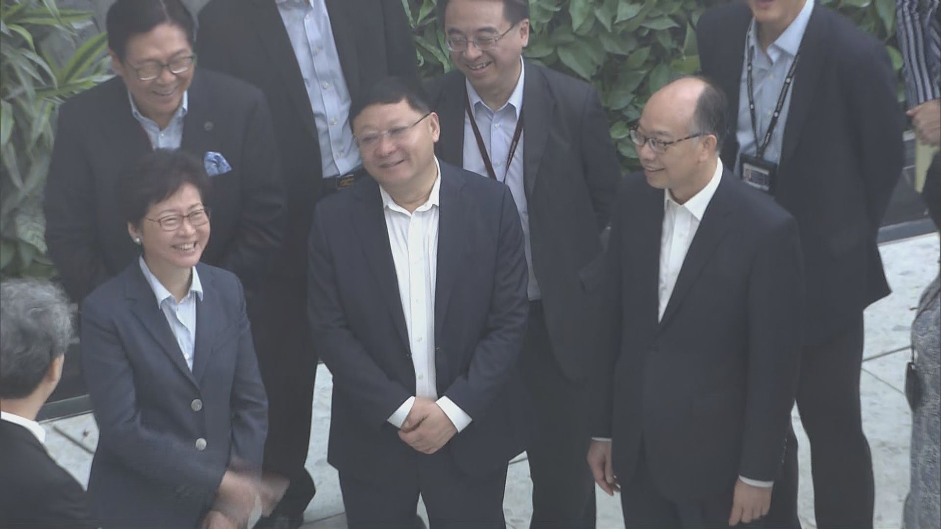 林鄭與深圳市委書記參觀西九站