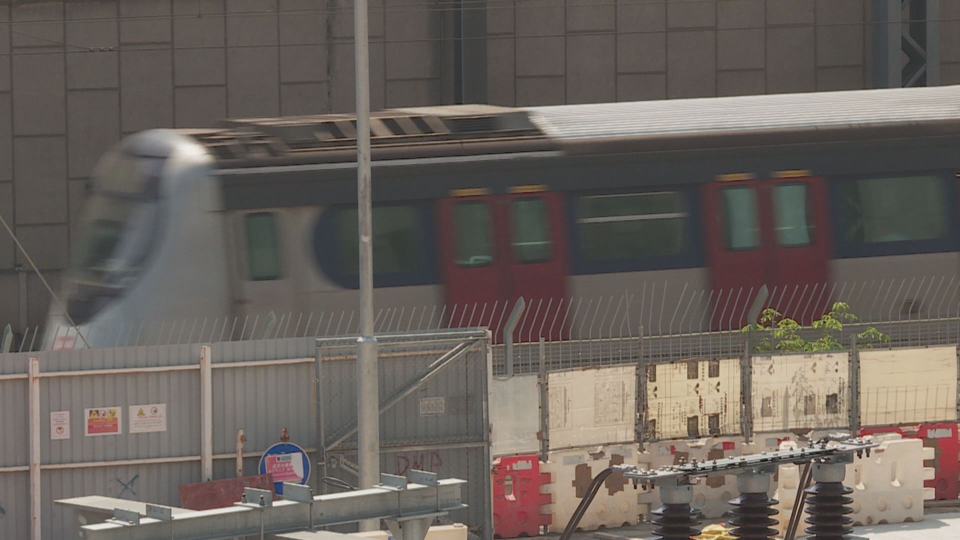 羅湖站發現可疑物品　東鐵綫不停羅湖站