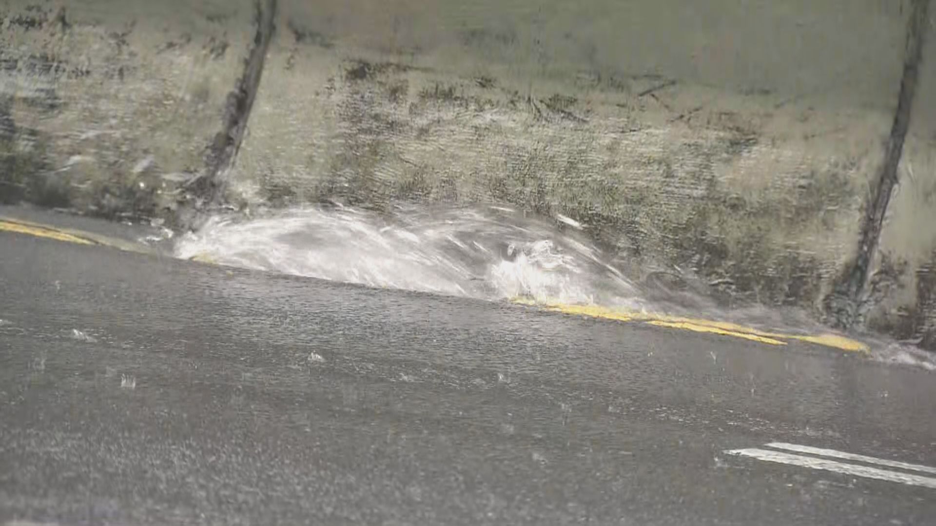 黃色暴雨警告信號生效