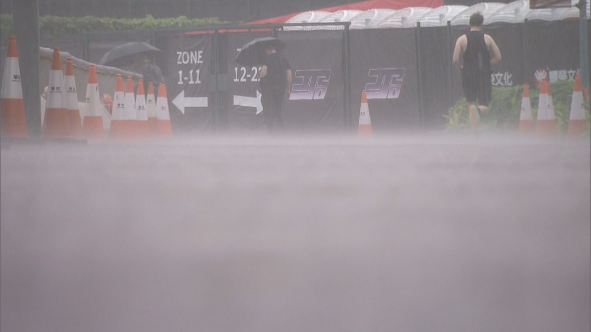 天文台發今年首個黃雨　屯門醫院急症室水浸