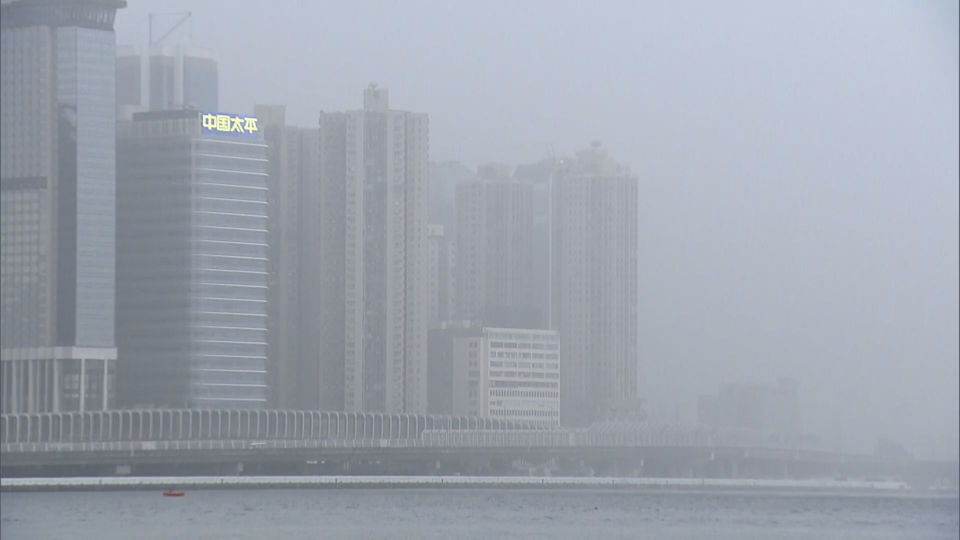 天文台發出黃色暴雨警告信號