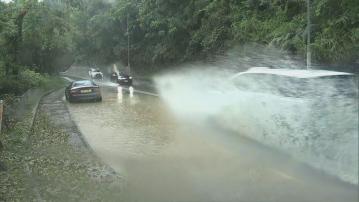 黃雨生效｜天文台：九龍部分地區及青衣錄得約100毫米雨量　黑雨期間多區大雨