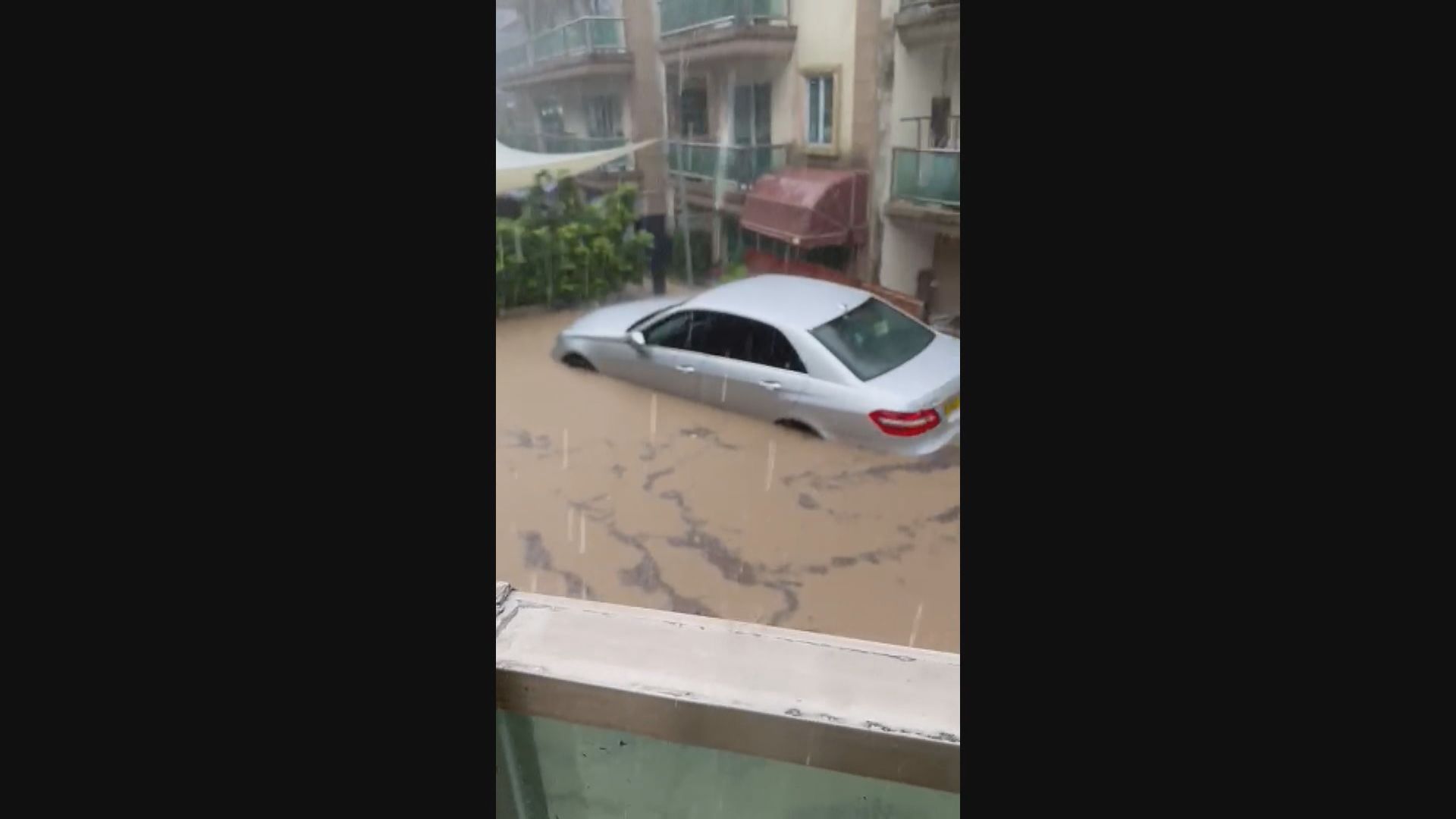 西貢區雨勢特別大錄得每小時超過100毫米雨量 將軍澳多處水浸