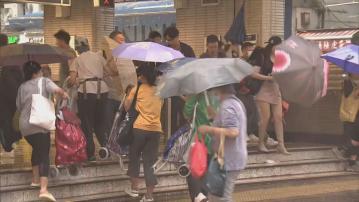 黃色暴雨警告信號生效 教育局宣布所有下午校停課