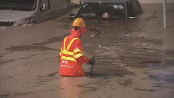 天文台改發紅色暴雨警告信號