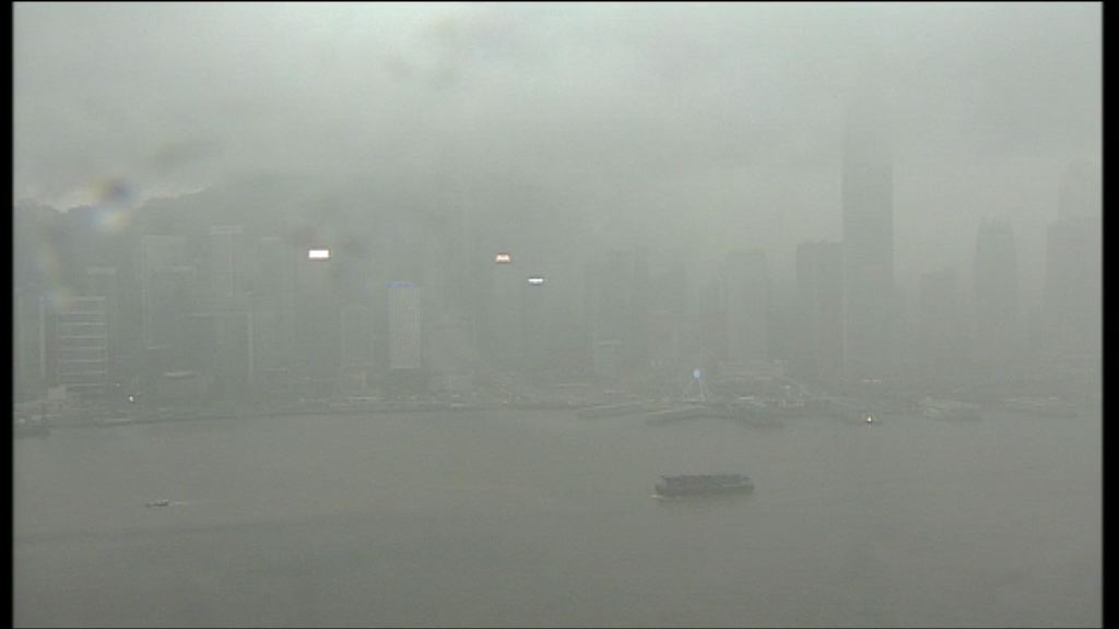黑雨警告生效　多區出現水浸