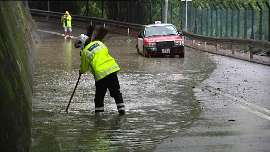 天文台一度發黃雨警告　多處水浸