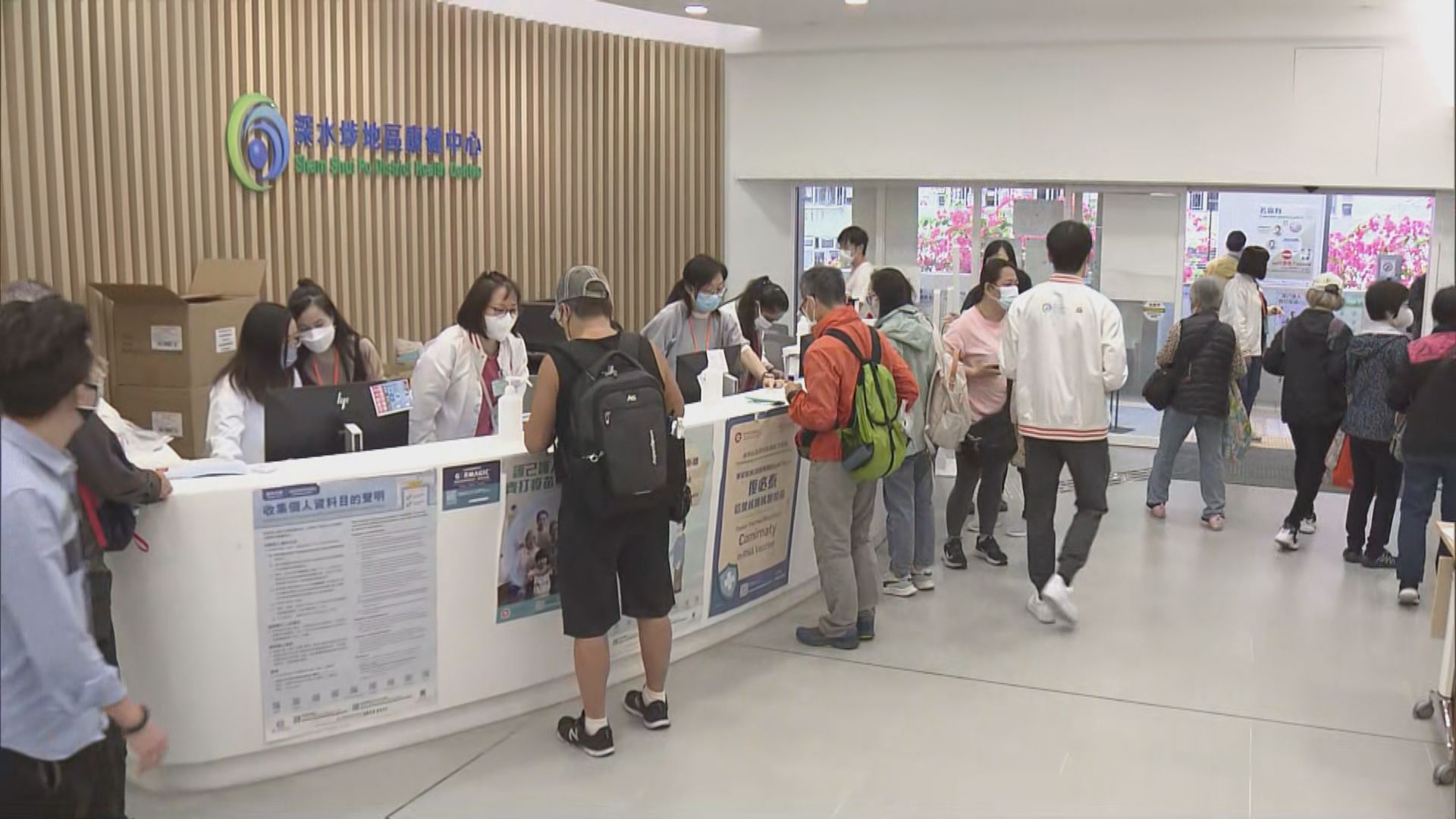 政府即日起向60歲或以上長者免費派發快測套裝