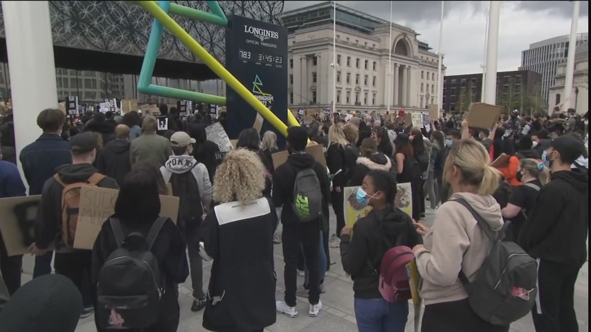 英續有反種族歧視示威抗議美黑人疑被警跪頸致死