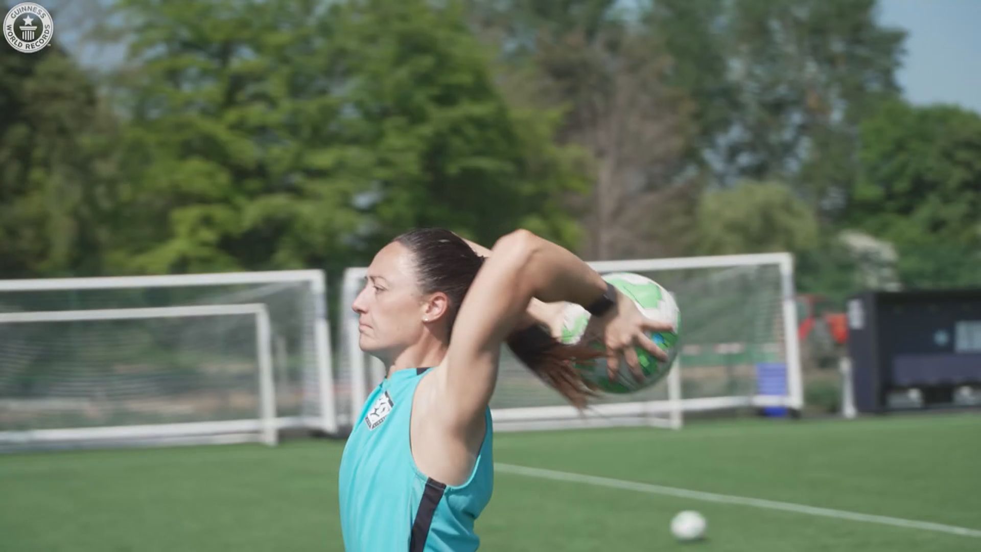 愛爾蘭女子足球員　擲出37.55米界外球最遠紀錄