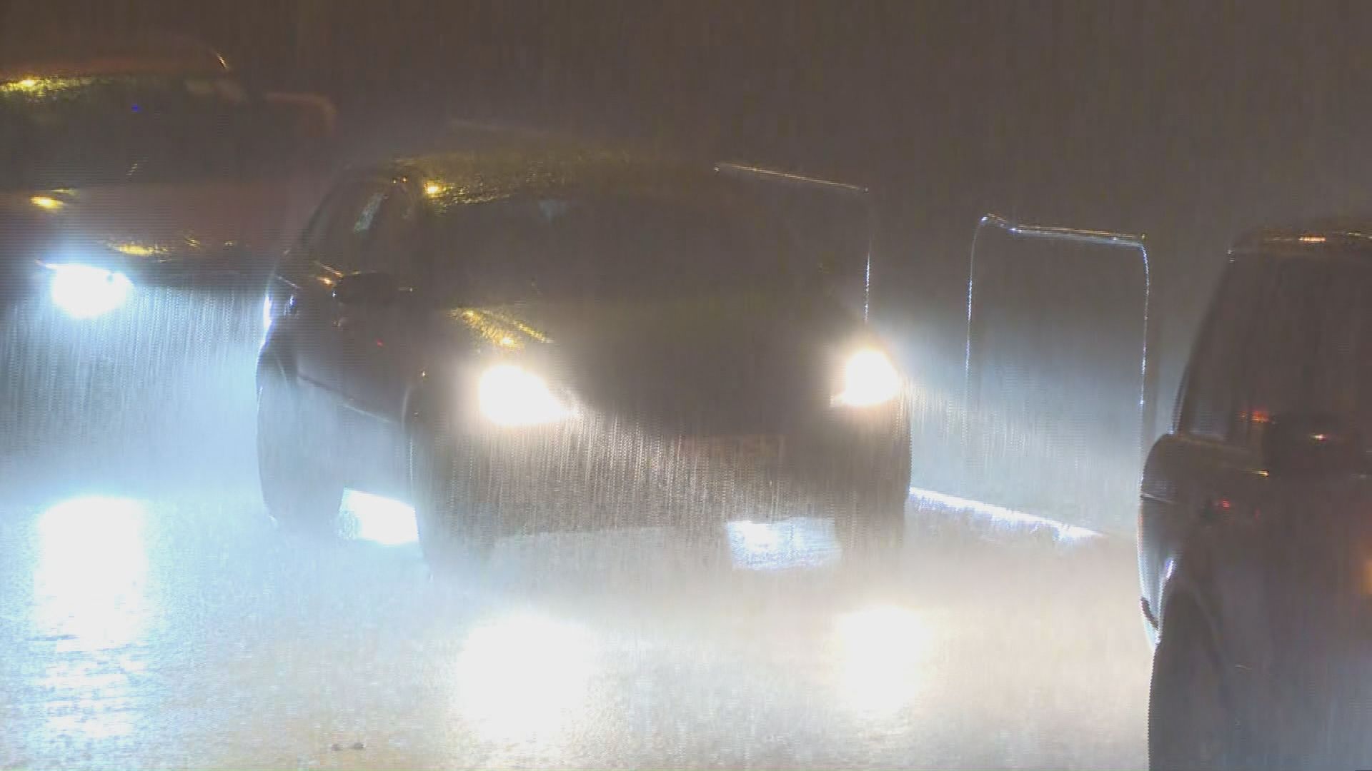 天文台改發紅色暴雨警告