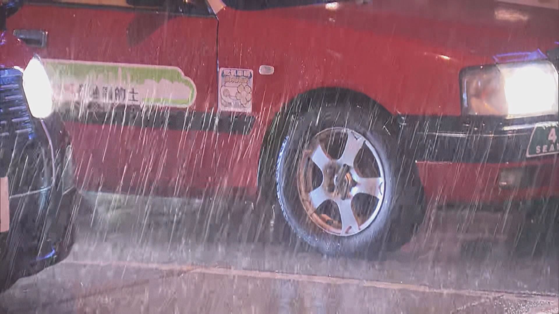 天文台發出今年首個紅雨警告