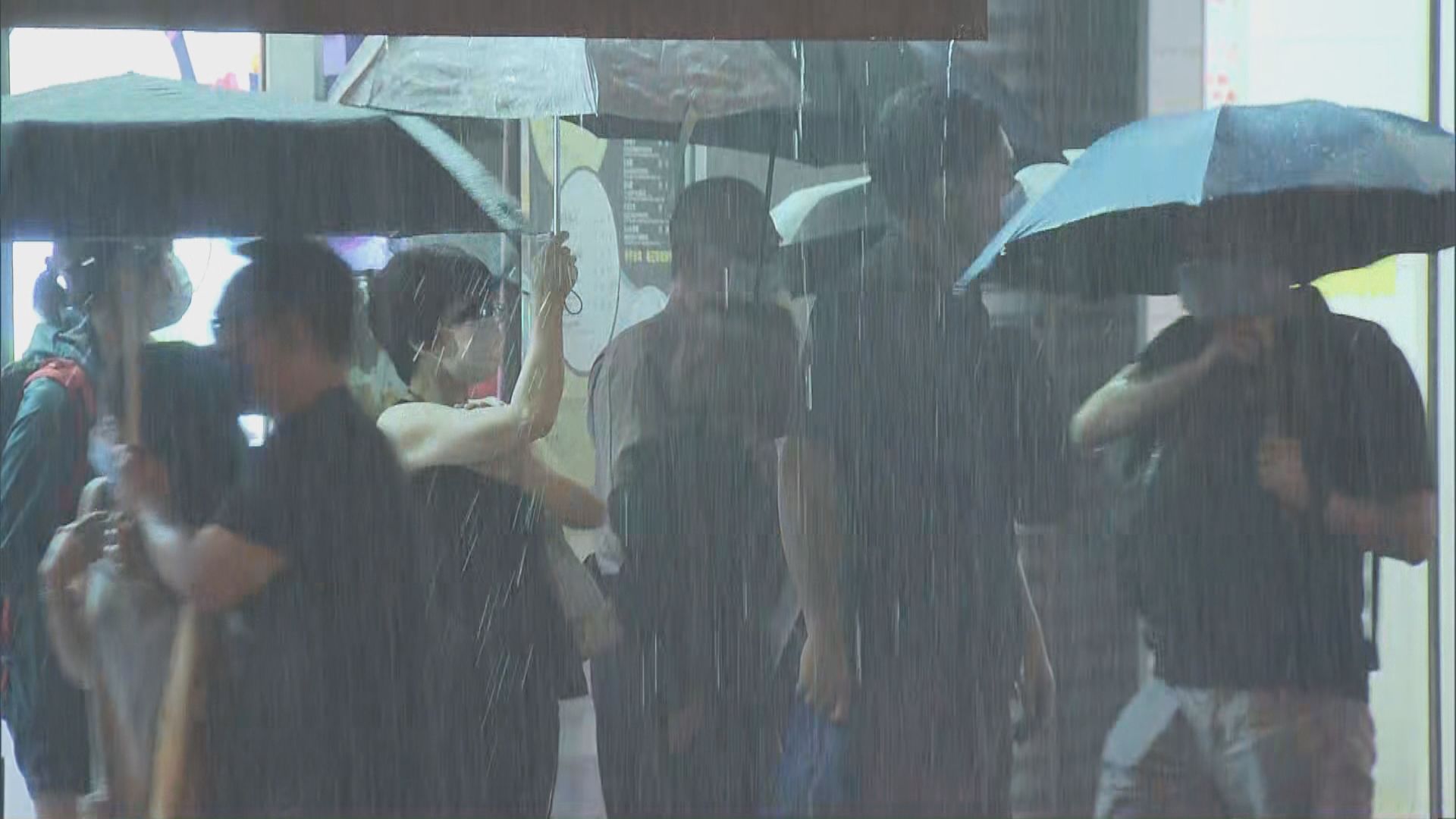 黑色暴雨警告信號生效