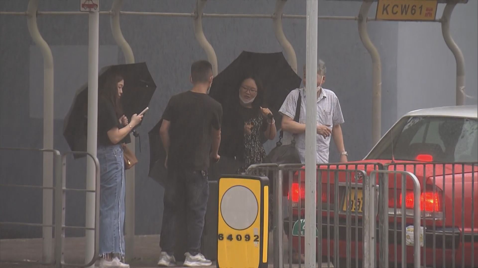 天文台下午發出今年首個紅色暴雨警告信號
