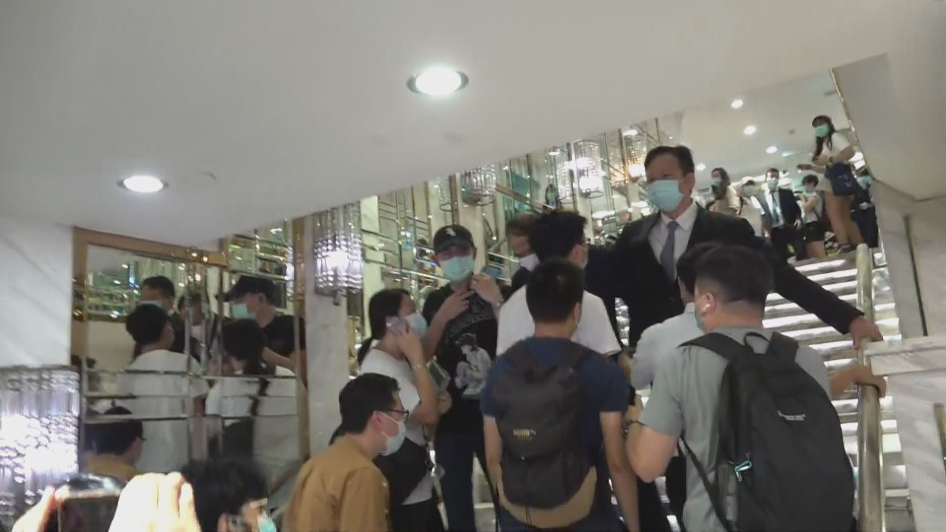 工會抗議富臨迫員工放無薪假以圖避繳遣散費