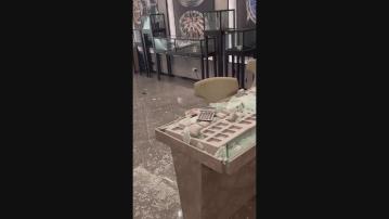 四刀匪劫尖沙咀表行 掠值三千萬元手表