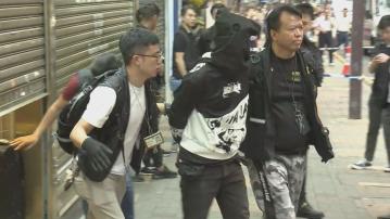 五匪持械劫海防道鐘表珠寶店 被警方當場制服