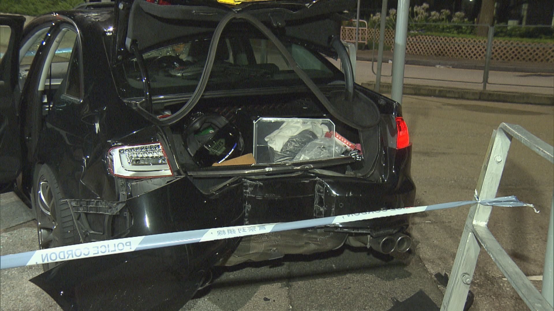 數碼港私家車遭截停行劫損失數萬元