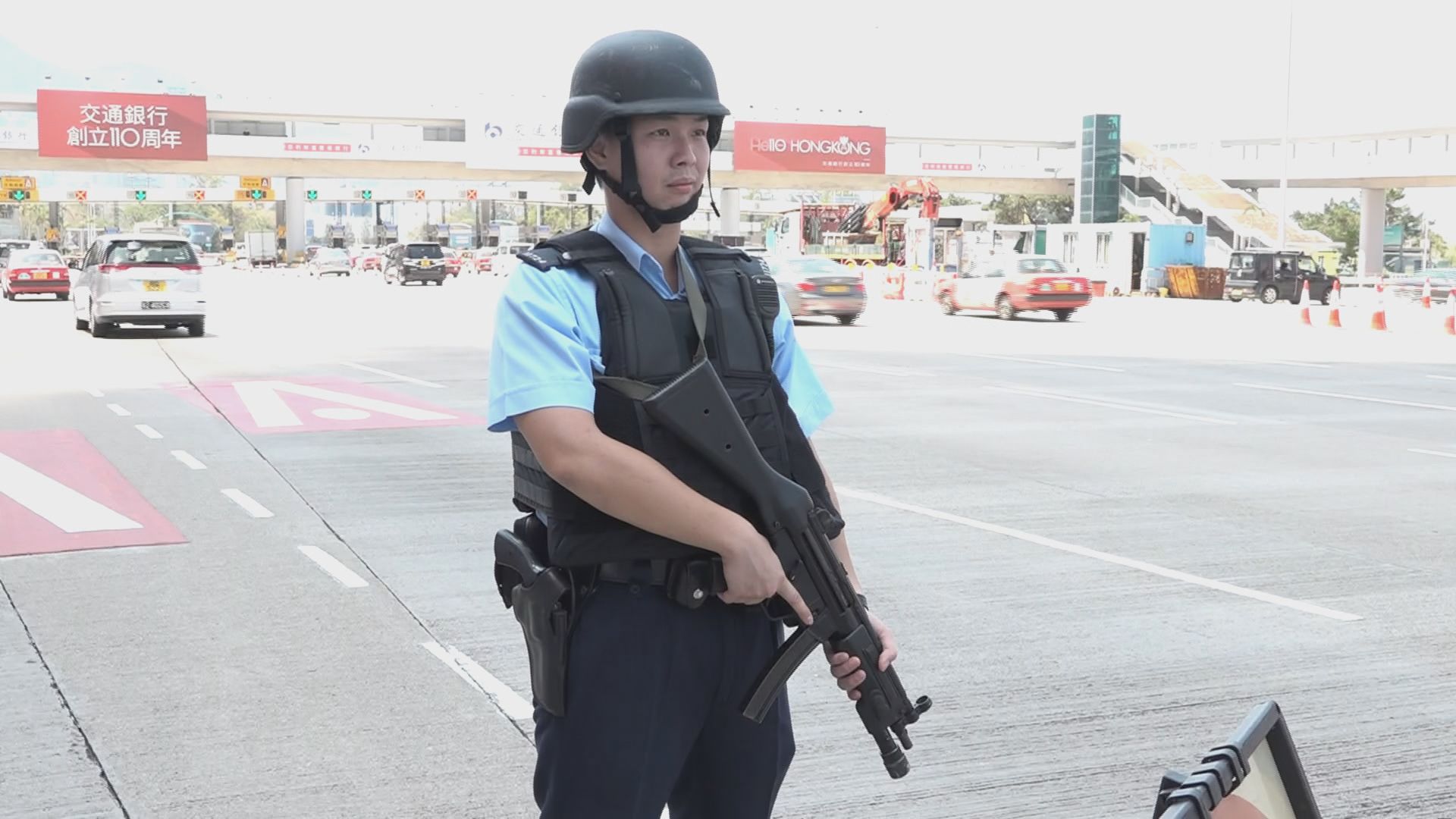 紅磡珠寶店職員遭截劫　持槍警員多處設路障