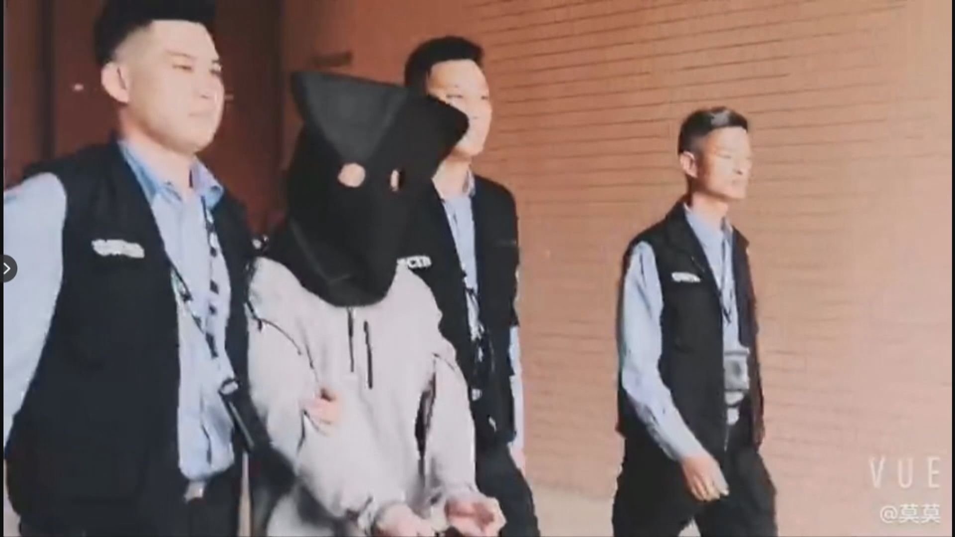 深圳公安移交尖沙咀鐘表劫案疑犯予港方