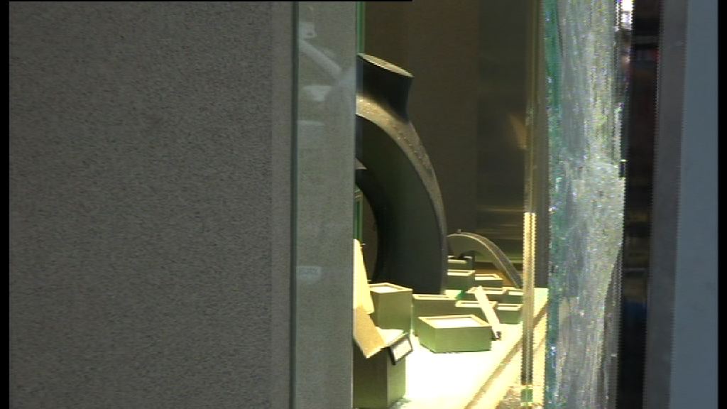 三名持鎚賊劫尖沙咀一間金行