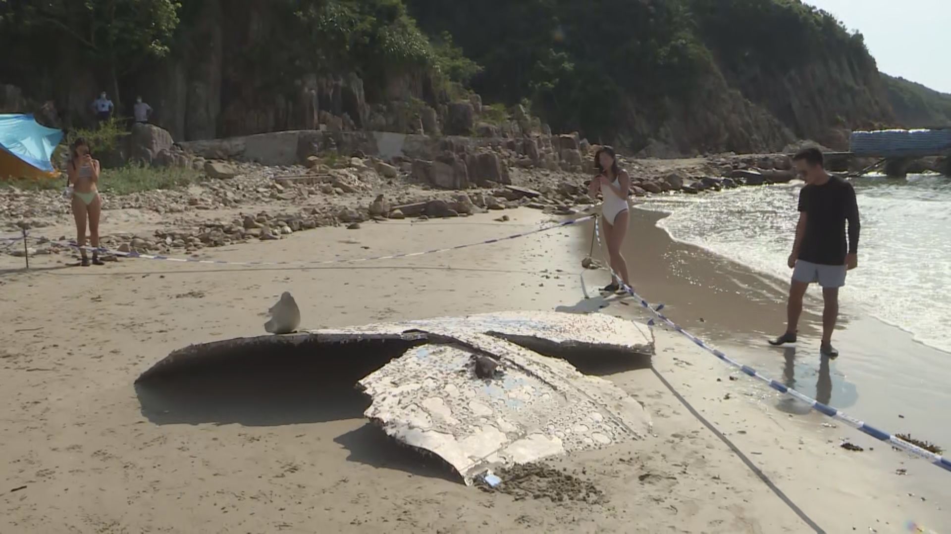 白腊灣發現懷疑火箭碎片　附近出入市民感好奇