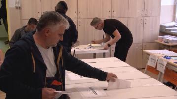 羅馬尼亞總統選舉　兩名候選人要次輪投票分勝負