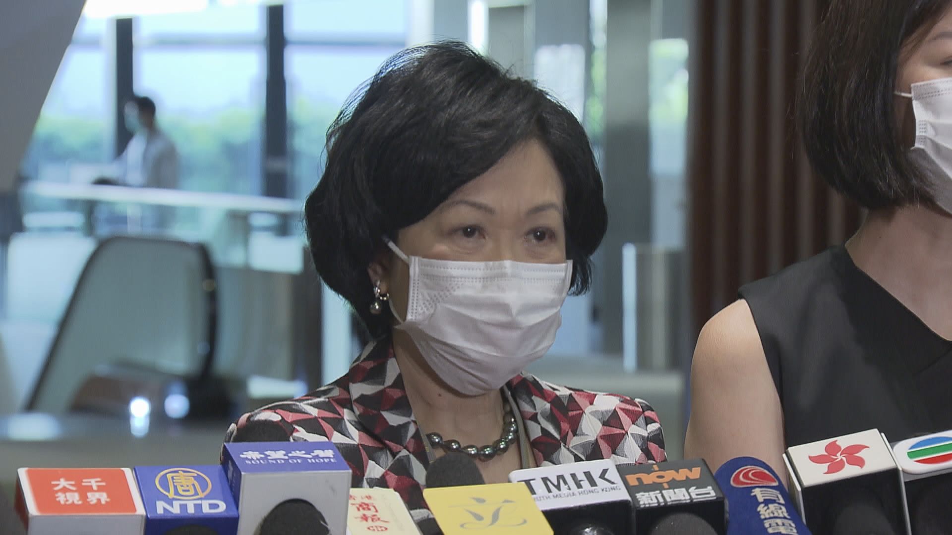 葉劉淑儀倡釋法過釋法處理BNO問題　冀移民人士想清楚