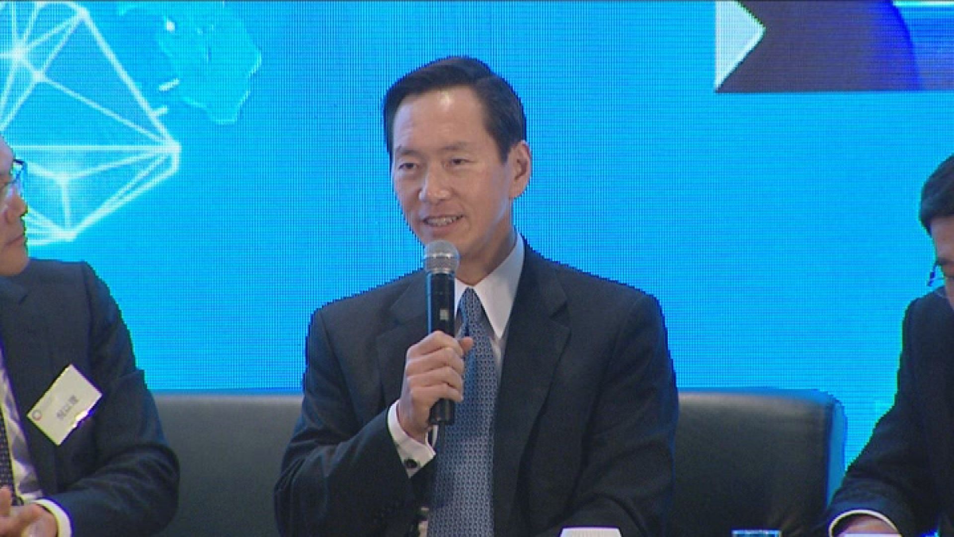 陳智思：高球場建屋無助解困籲開放使用