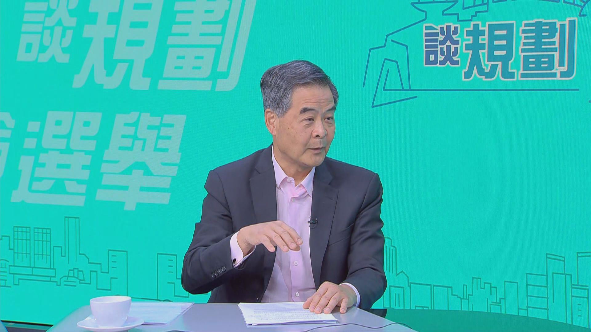 被問會否再角逐行政長官　梁振英：願為國家及香港服務