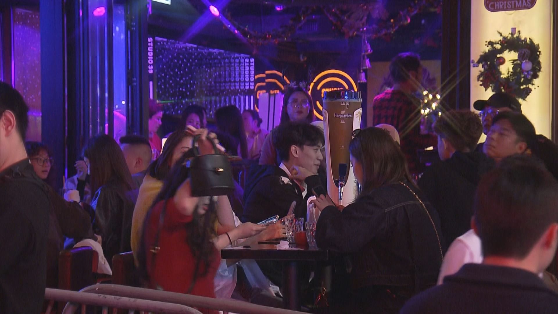 除夕｜旅遊業稱部分關口延長無礙留港意欲　蘭桂坊訂座近九成