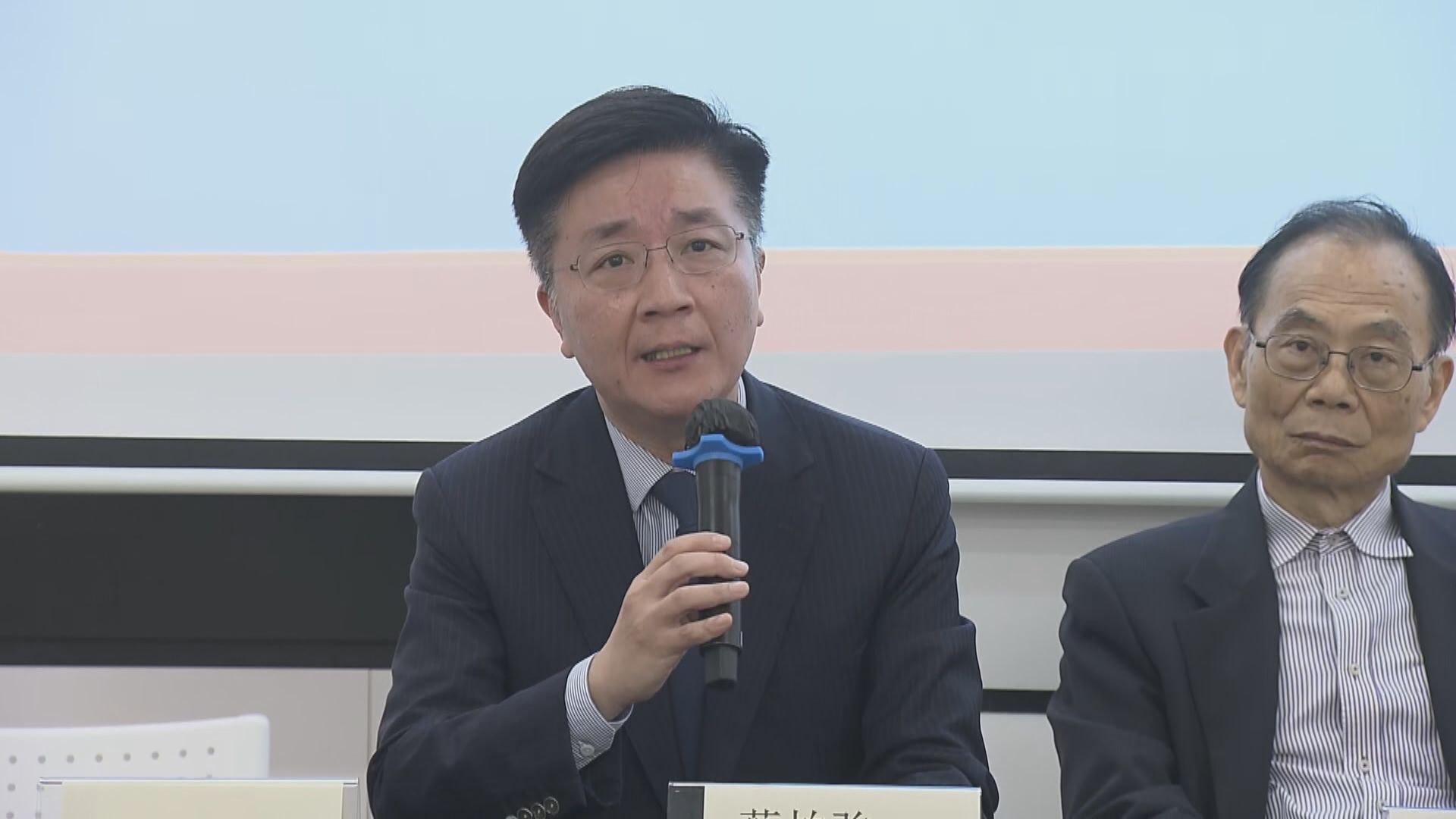 葉柏強：夏季爆發主要甲型H3流感　與常見H1流感有明顯差別　籲家長帶子女接種疫苗