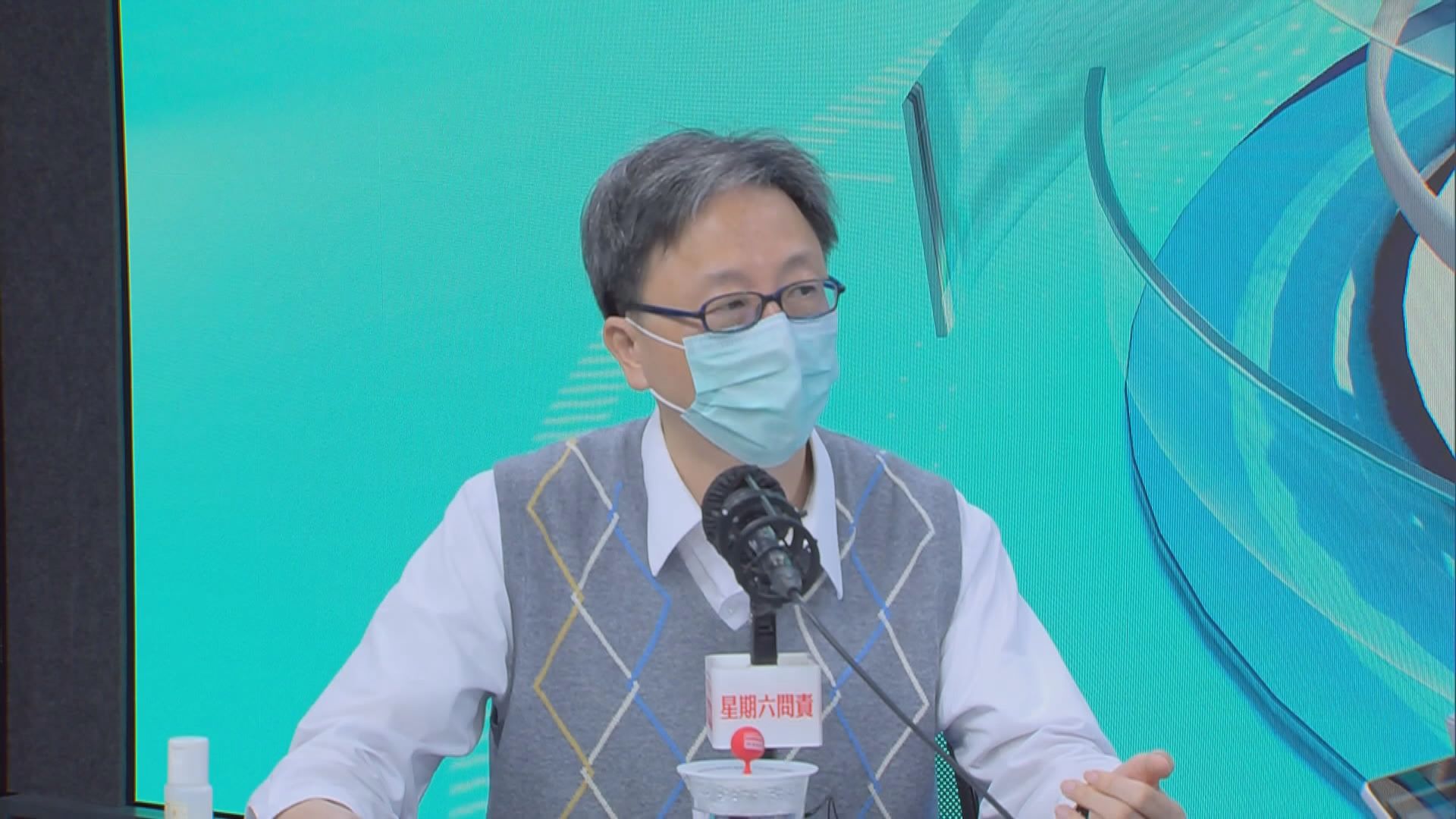 何栢良︰英國個案一至兩周內會急升　應發紅色外遊警示