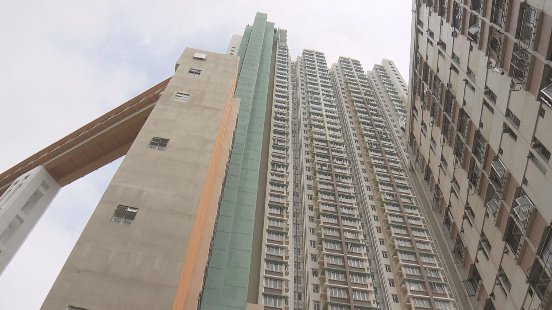 公屋富戶租金上調　房委會委員指應提供優惠鼓勵置業