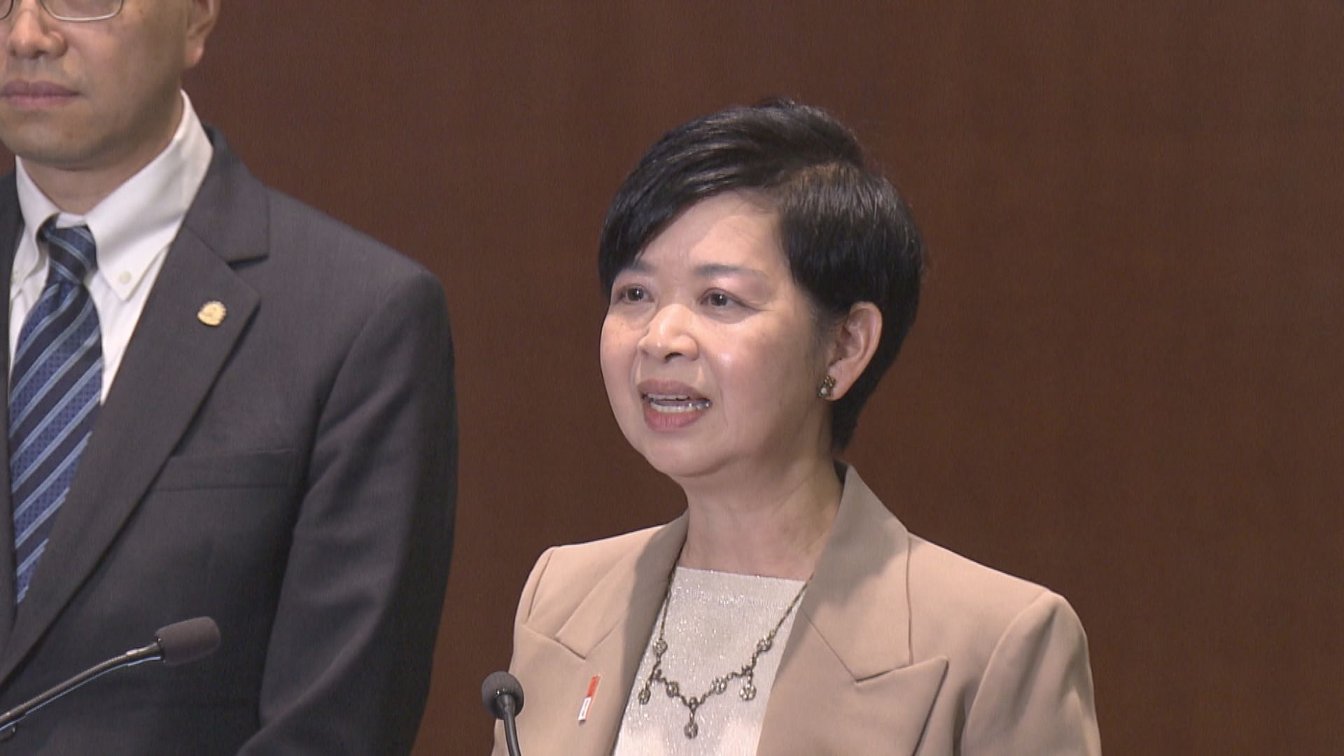 天水圍精神病母子遭要求遷出公屋墮樓亡　何永賢：已情理兼備處理