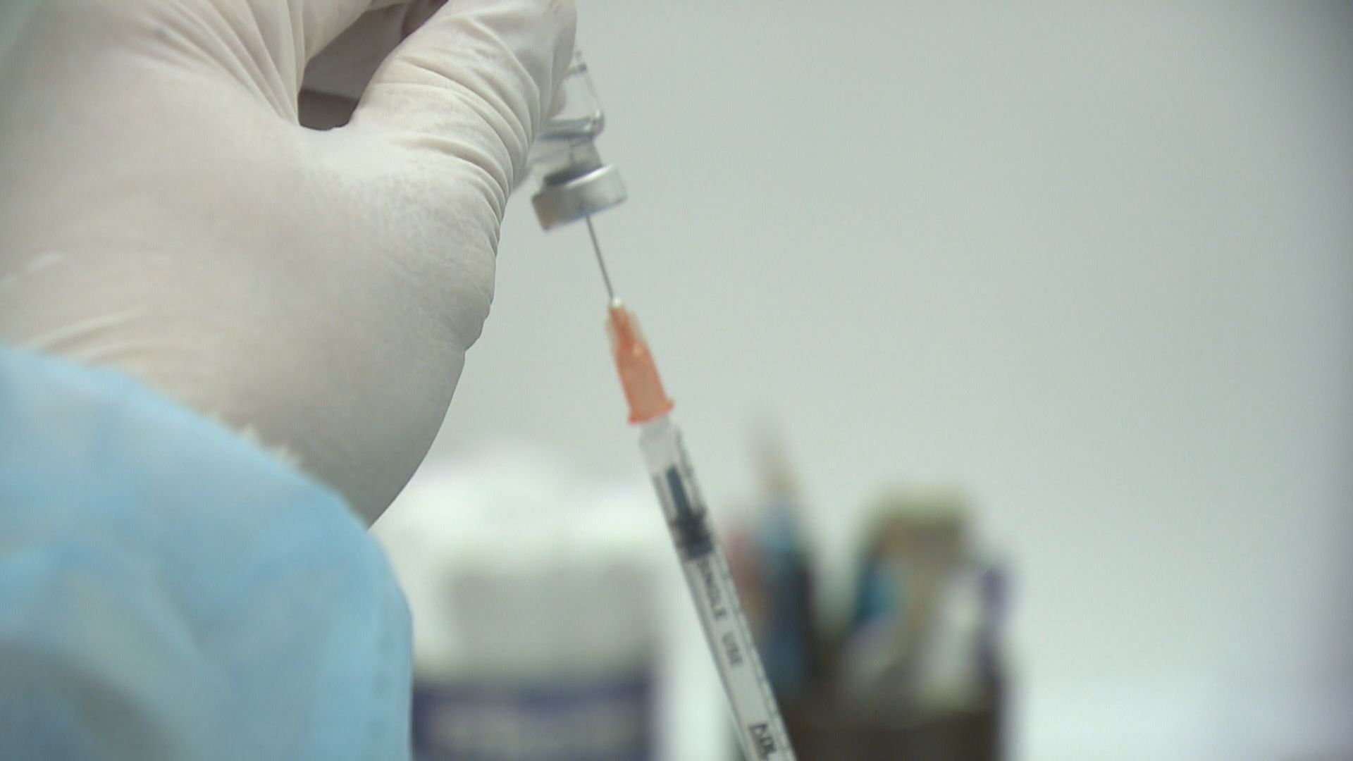 聶德權︰政府目標仍是今年內為絕大部分市民接種疫苗