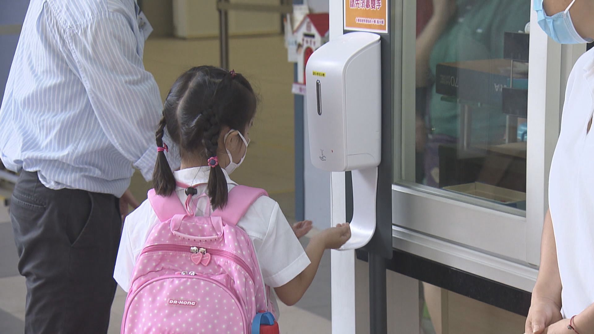 張勇邦︰倘放寬學生比例　考慮先讓小一回校