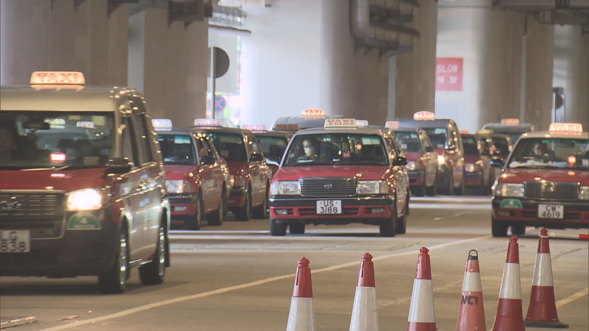 政府擬規定的士安裝車廂攝錄設備　業界冀政府提供資助