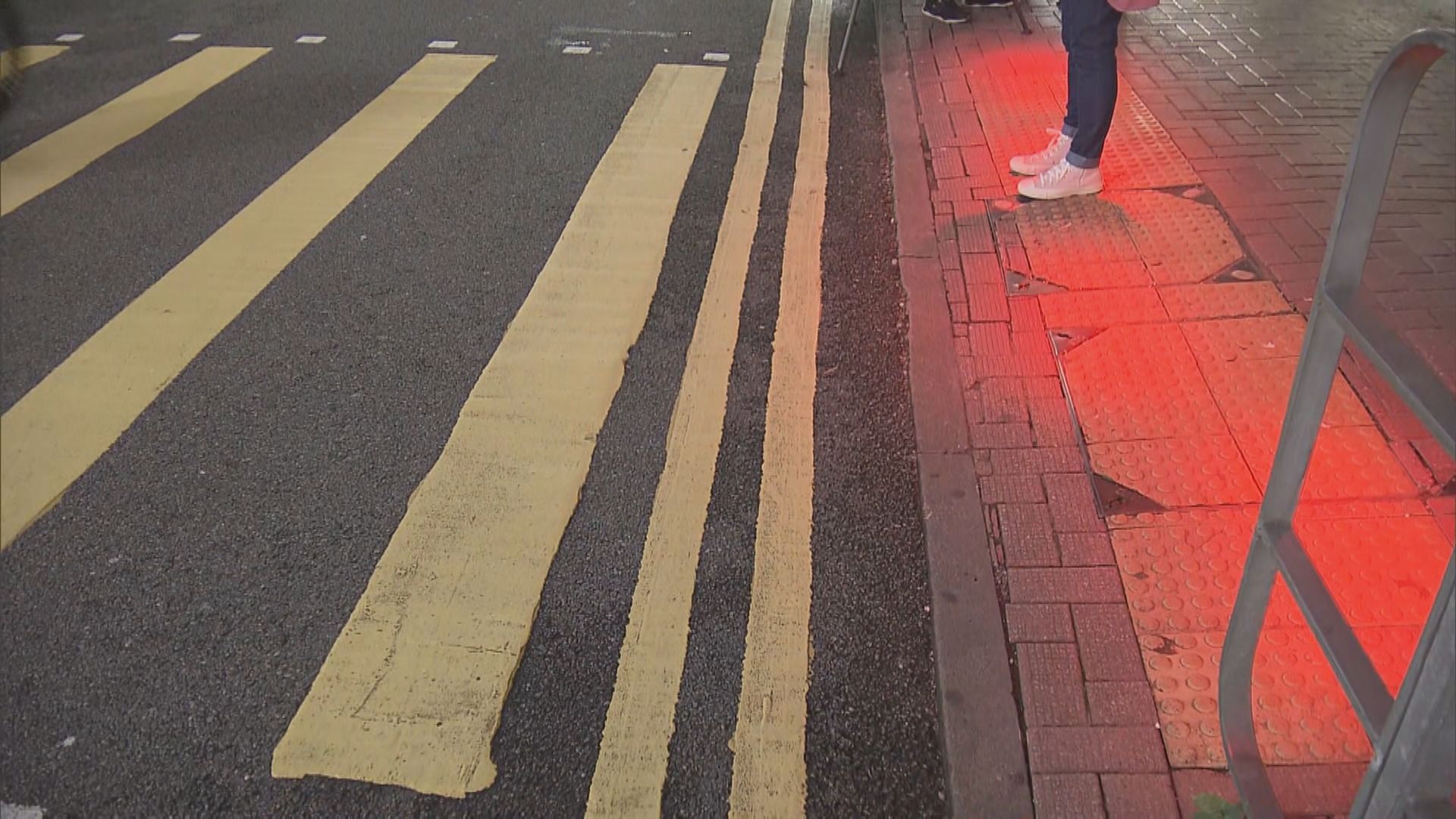 運輸署試驗新型行人過路處輔助裝置