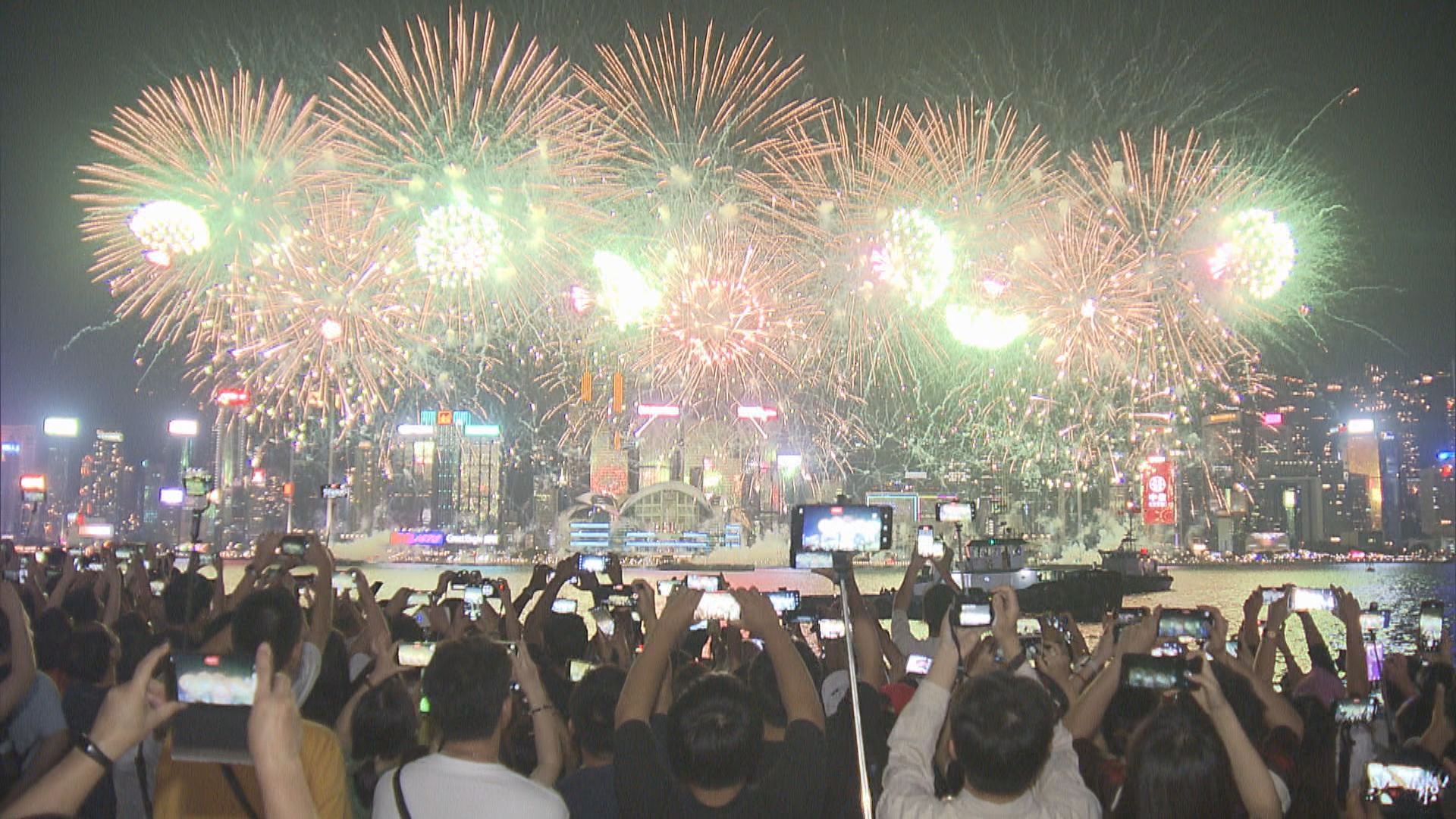 國慶煙花等活動帶動餐飲生意增長 零售業界：銷售未及疫情前水平